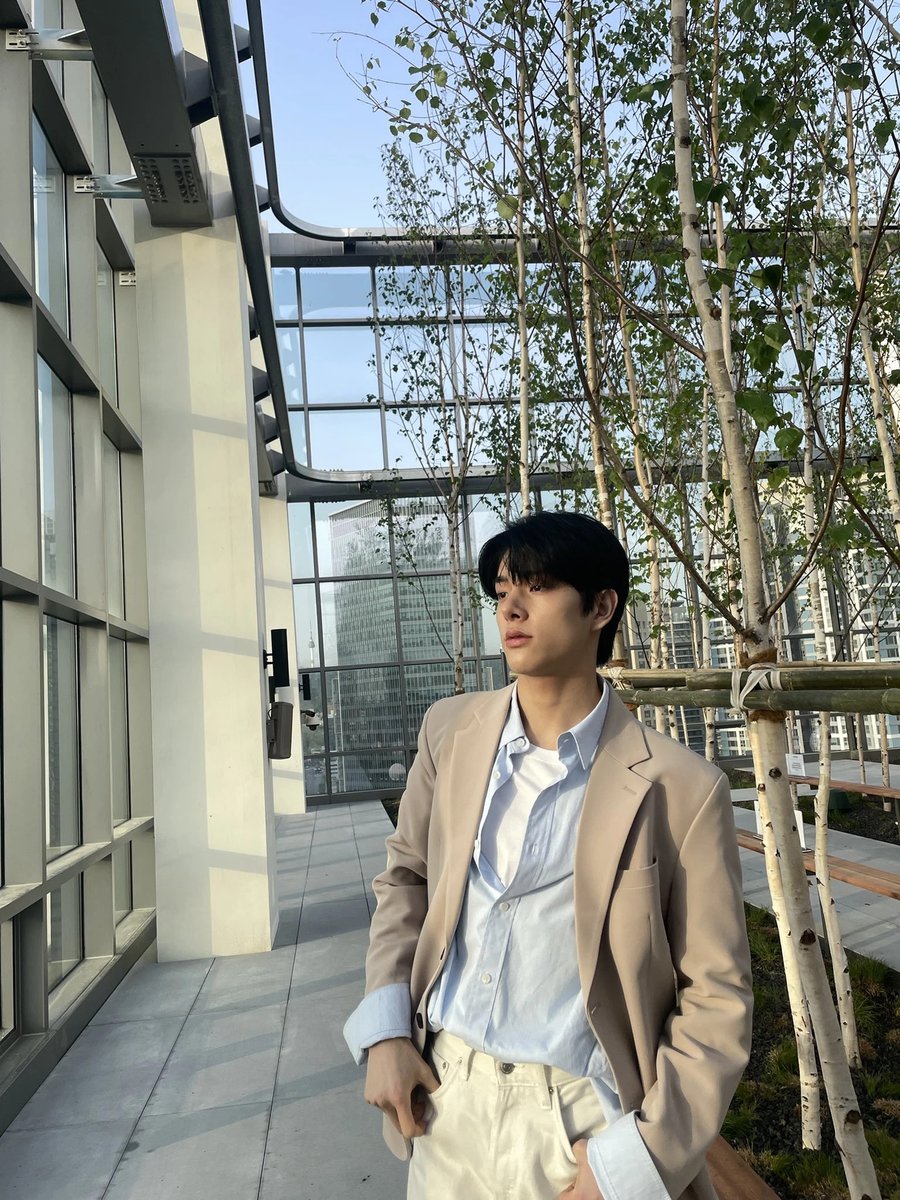{Day 1 🐩} finding moots🐬

Hi, I'm Peter!! Looking for an engene interactive moots Any fandom is welcome

not new to #stantwt #kpoptwt looking for #moots :D

🐳 He/him

🐬 ults; blackpink, newjeans, bts + more

♡/↺ heart &amp; rt <3
