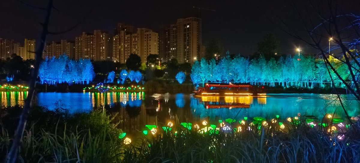 jonny521521's tweet photo. 吉安夜景，江南望郡。
彰显庐陵文化底蕴。
#夜庐陵#大美吉安
#美丽江西 https://t.co/qwHVpvT6Qz