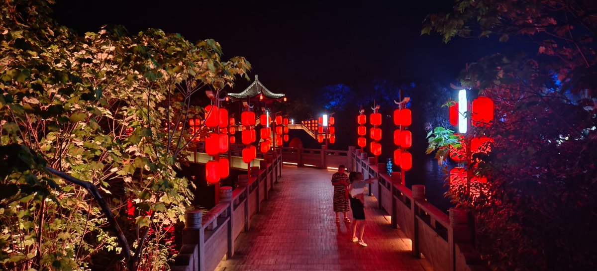 jonny521521's tweet photo. 吉安夜景，江南望郡。
彰显庐陵文化底蕴。
#夜庐陵#大美吉安
#美丽江西 https://t.co/qwHVpvT6Qz