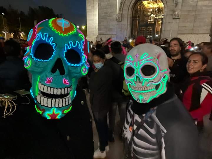 ProyectoUR's tweet photo. ¿Quieres participar en la #MegaProcesiondelasCatrinas ? Checa esta información y podrás hacerlo, es una experiencia de más allá. #tradicionesmexicanas #catrinas #diademuertos #Mexico #CDMX #proyectounionradio #proyectoUR #mexicolindoyquerido https://t.co/BAO3t2zTck