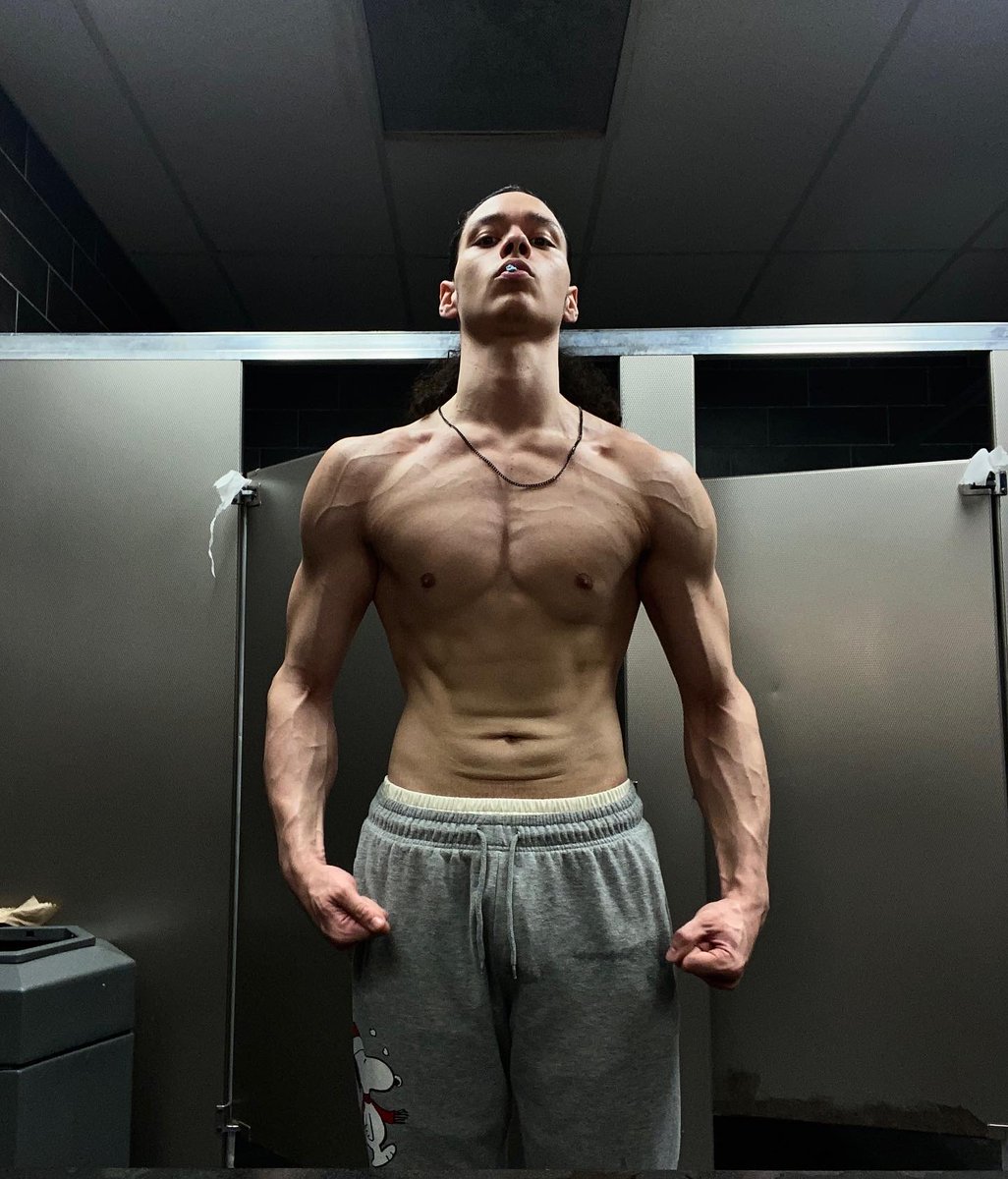 vFutxre's tweet photo. Bulk going crazy fr https://t.co/C4L6W6uX9K