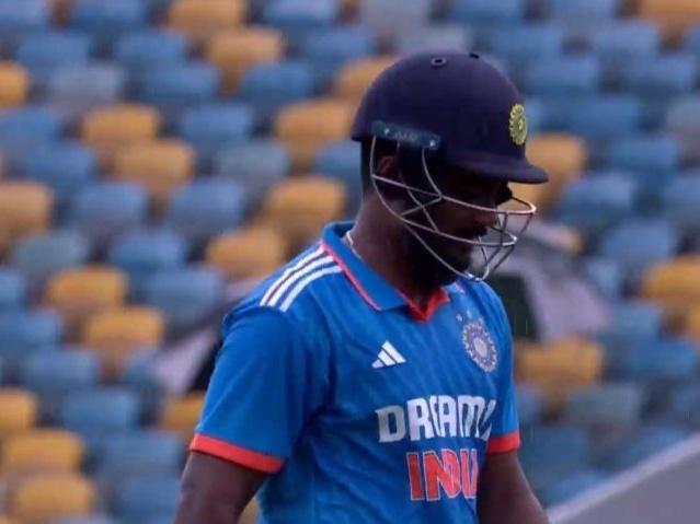 memescricket01's tweet photo. Din bhar din Sanju Samson Banta jaa rhaa hu.. I know how much I'm capable of but when the time comes I fail to impress.. 🥲
#SanjuSamson #BCCI #ViratKohli #RohitSharma #ICT #SuryakumarYadav #IshanKishan #RahulDravid #IndianCricket https://t.co/Dwi6HXZkcH
