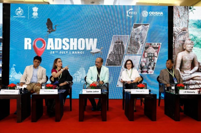 CMO_Odisha's tweet photo. #OdishaTourism’s initiatives towards sustainable tourism projects have been attracting tourists from across the globe. The #Odisha delegation also called on Ambassador of India to Vietnam, Sandeep Arya. #IndiasBestKeptSecret https://t.co/bqHBsEpVF3