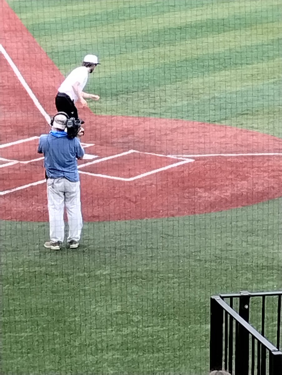 ReelPEnt's tweet photo. Great time at @_TheHomies Celebrity Kickball game yesterday! Shout out to Mr. My Kentucky Home himself KD!
@UMG @guildofmusic
KD: https://t.co/iKPVan94u8
@PlanetFitness @louisville @KentuckyDerby @ChurchillDowns @CountryMusic @bendavisradio @997DJX #jackharlow #dougharris https://t.co/FMABKQDl9a