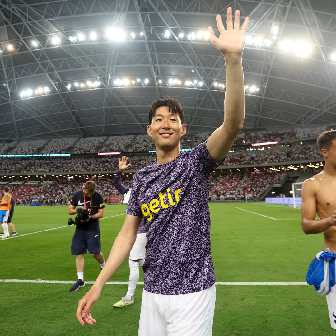 Spurs_KR's tweet photo. [D-4]

#토트넘 한국 공식 계정을 팔로우하고 @sonny7
선수를 포함한 팀원 전체 싸인 유니폼을 받아 가세요!

❤️참여 방법
1. @spurs_kr 팔로우
2. AIA 스퍼스 허브 인스타그램 팔로우하기:(aiaspurshubkr)
3. 리트윗 및 좋아요 누르기
4. 댓글로 친구 3명 이상 태그

🗓️ 이벤트 기간
7/5~8/5

#손흥민 https://t.co/9mUifNmX6M