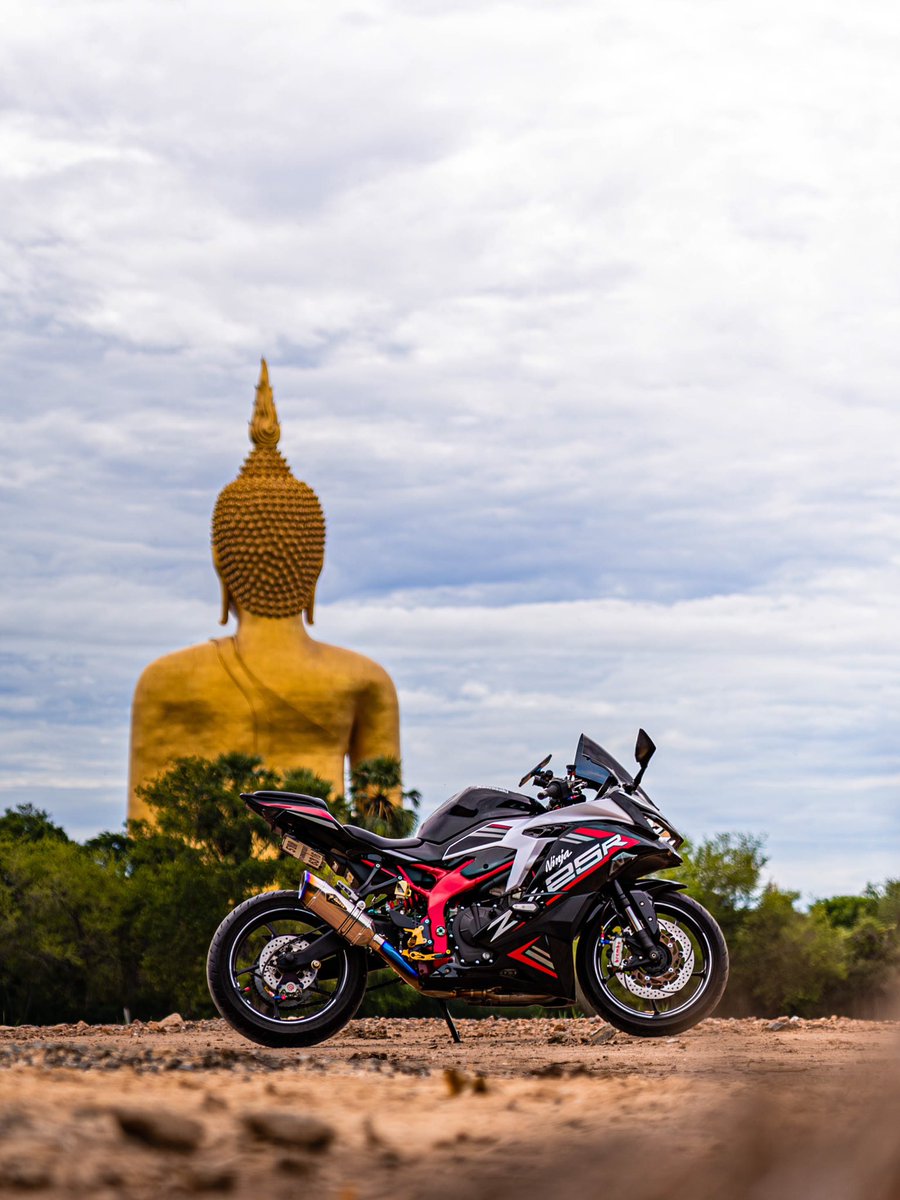 soman0317's tweet photo. 25Rと仏像②
#zx25r
#バイク
#thailand
#watmuang
#ワットムアン https://t.co/VknHIBGQN9