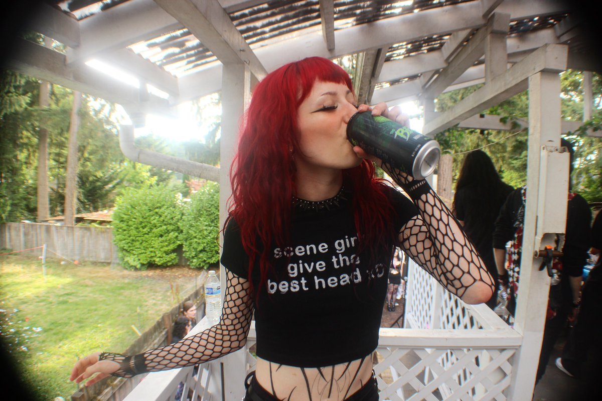 New crop tops just dropped and we got free shipping rn!!!
Fallen-idol.com