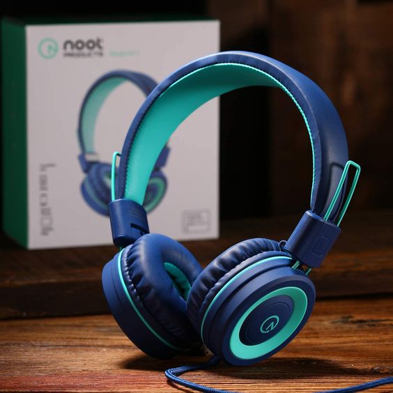 DitCompany's tweet image. Foldable Stereo Tangle- Free Headset 
#hassle #free #foldable #headset #headphones 
#soundsquality #professional #greatproduct 
#available #dubai #uaelife #trading #business 
@DitCompany