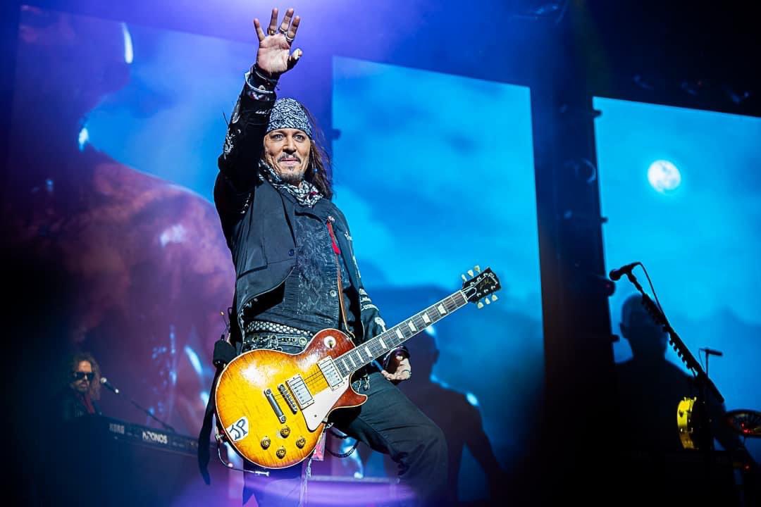ReemDepp's tweet photo. #JohnnyDepp 🔥  #HollywoodVampires at the Bethel Woods Center For The Arts Bethel, New York on July 30th, 2023 (via Bethel Woods Center For The Artist) https://t.co/j2zzi6vQSN