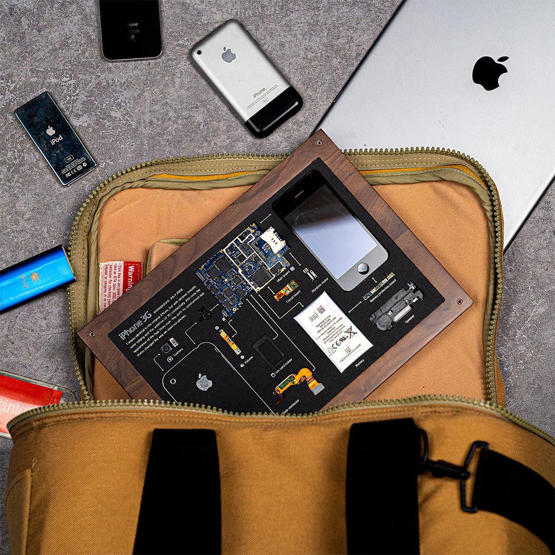 GridStudiocc's tweet image. 📱 From tech to timeless art 🎨. We has meticulously disassembled an iPhone 3G, turning it into a striking piece of decor. Nestled within a rich walnut frame, it&apos;s not just a conversation piece, it&apos;s a piece of history.
shop now: gridstudio.cc 👈
 #GridStudio #iPhone3G