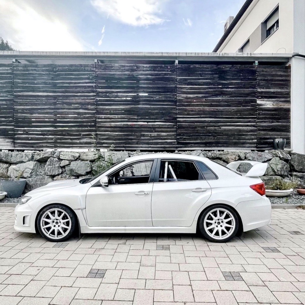 EngineSport2's tweet image. Subaru Impreza STI equipaggiata con ruote Braid modello FullRace A misure 9x18 ET45 5x114,3 finitura Bianco Lucido applicazione RACING senza sede tappi coprimozzo .
Per informazioni o prenotazioni 📨info@enginesport.it

#braidwheels #fullrace #racingwheels #subaru #imprezasti