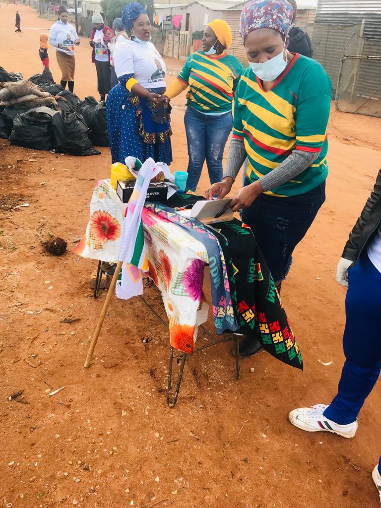 UDmRevolution's tweet photo. Clean up Campaign in Ward 3 Vredendal,Western Cape
DA together with the ANC are neglecting the community, The UDM steps in. ππβ€οΈ
#ER67PRC #KeepOurCitiesClean #UDM2024 #VoteUDM https://t.co/17TGFI3TMo
