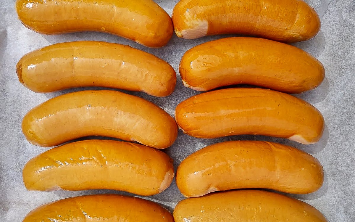 10 Facts About Cervelat, Switzerland’s🇨🇭National Sausage cuisinehelvetica.com/2023/07/31/10-… #swissfood #switzerland