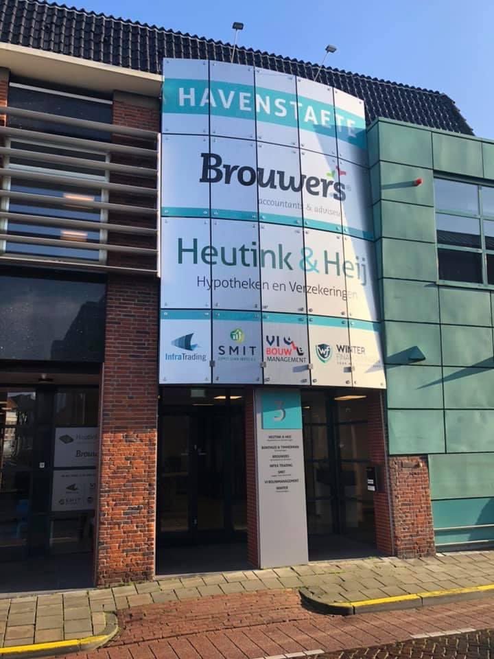 GertHeij1's tweet photo. Ruimte te huur in het pand Havenstaete! 35 vierkante meter inclusief gas, water, licht, schoonmaak, telefoon, internet, centrale keuken,centrale receptie, en gebruik kantine. Per direct beschikbaar. Ideaal voor 1-3 personen. Contact Gert Heij of Cor Heutink. https://t.co/qNzRwxvhQR