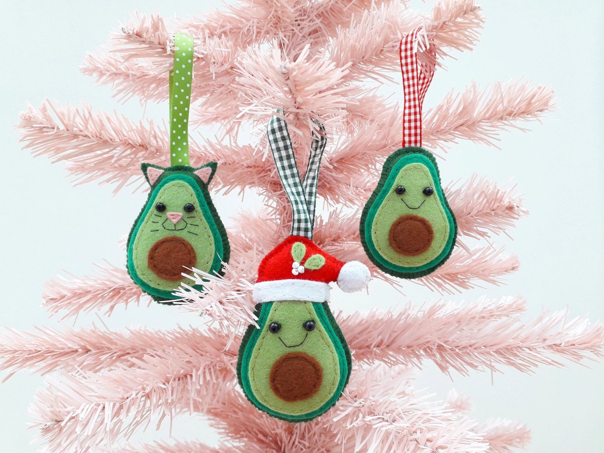 etsy.com/listing/109497…
🐱 Feline fans will love my AvoCato ornaments on National Avocado Day 🥑 Plus its never too early for a spot of Xmas shopping! 🎄 

#ChristmasInJuly #mhhsbd #cats