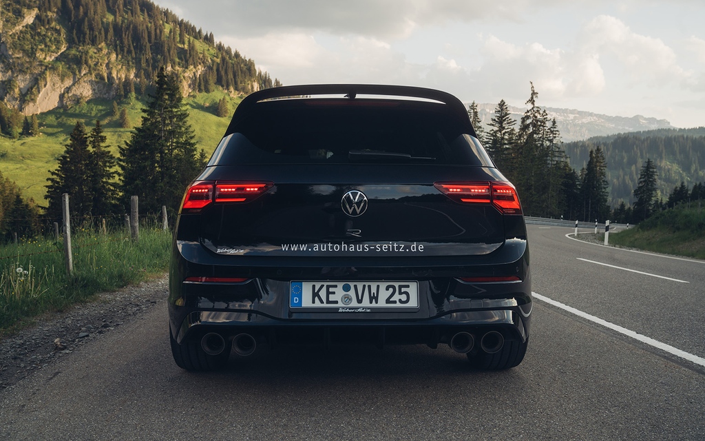 Unfassbare 4,7 Sekunden von 0 auf 100 km/h. Eine Höchstgeschwindigkeit, die den Puls zum Rasen bringt: 250 km/h. Unvergleichliche 320 PS Motorleistung und ein maximales Drehmoment von 420 Nm.

#VWGolfR #Speedster #VW #Golf #Autohaus #Seitz #Kempten