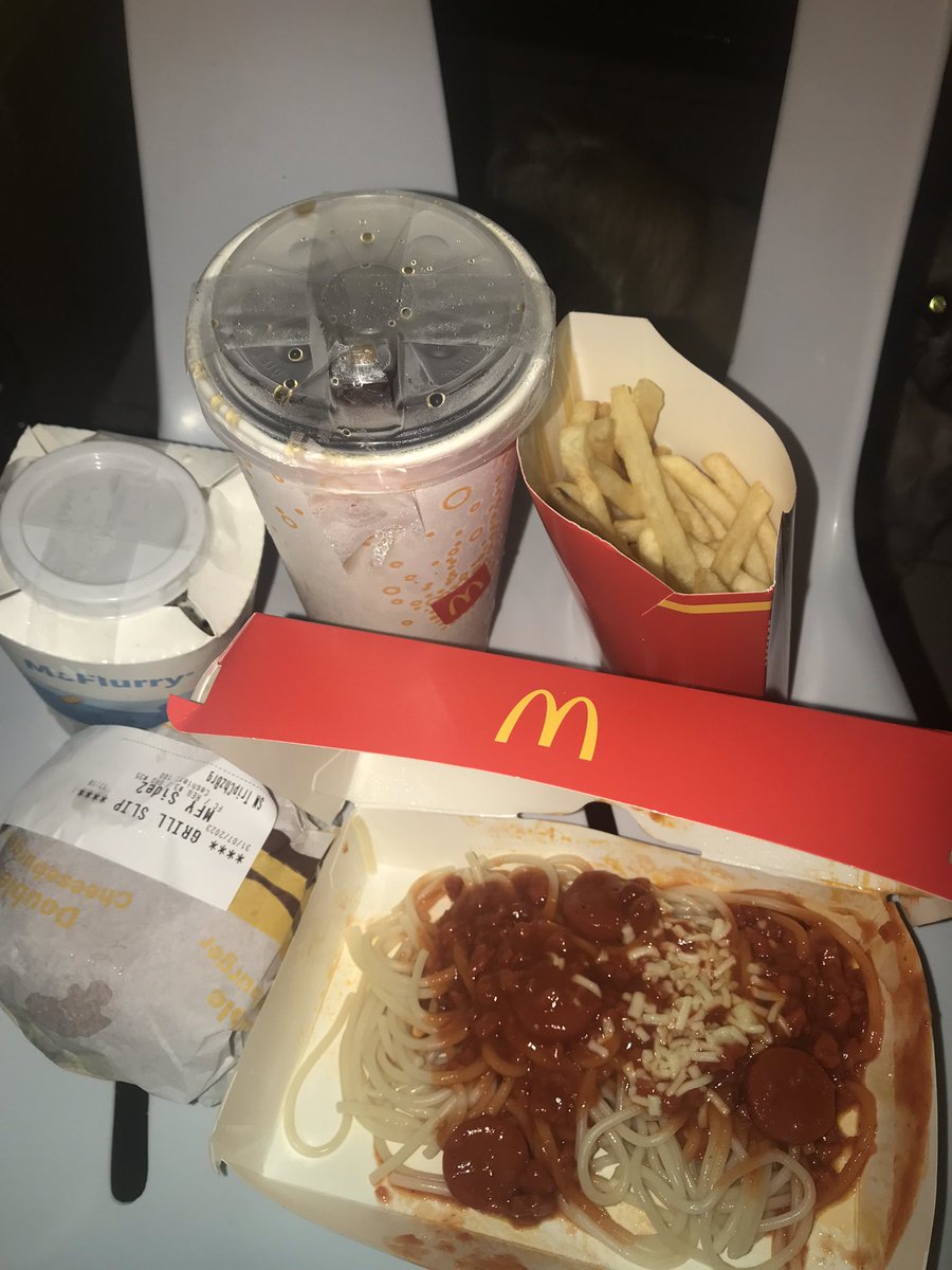 klarisadf_'s tweet photo. Bago mag end 7 hours expiring hahabol tayo syempre. 

My kind Coping Mechanism about yesterday game of Creamline. I ordered Mcdo and using 50% off code of Jema Galanza. And it nice naka less ako di pa naulanan. hehe
Order kana din bago mag expire ang code.

GRABFOODJEMA https://t.co/IZ8Ya9Aon0