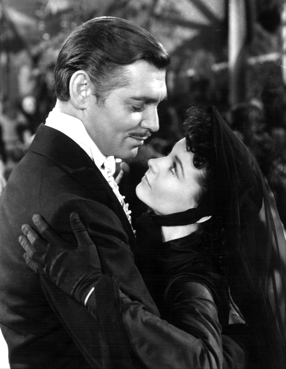 culturaliteral1's tweet photo. ✍ Menciona cuál es tu pareja de cine favorita. Puedes mostrar una imagen de ellos.

Mención especial a Vivien Leigh y Clark Gable, protagonistas de "Lo que el Viento se Llevó". https://t.co/GFFpkZuRmp