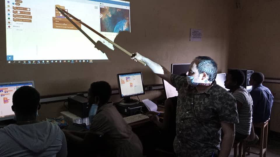DigaMathieu's tweet photo. Flashback sur ma mission d'ambassadeur digital débutée en 2018... #gamifikathon #askotec #Scratch #Act4peace #makerspace
🎧📻🎙️https://t.co/eOoBEAvT0P https://t.co/ckSFRrMrrF
