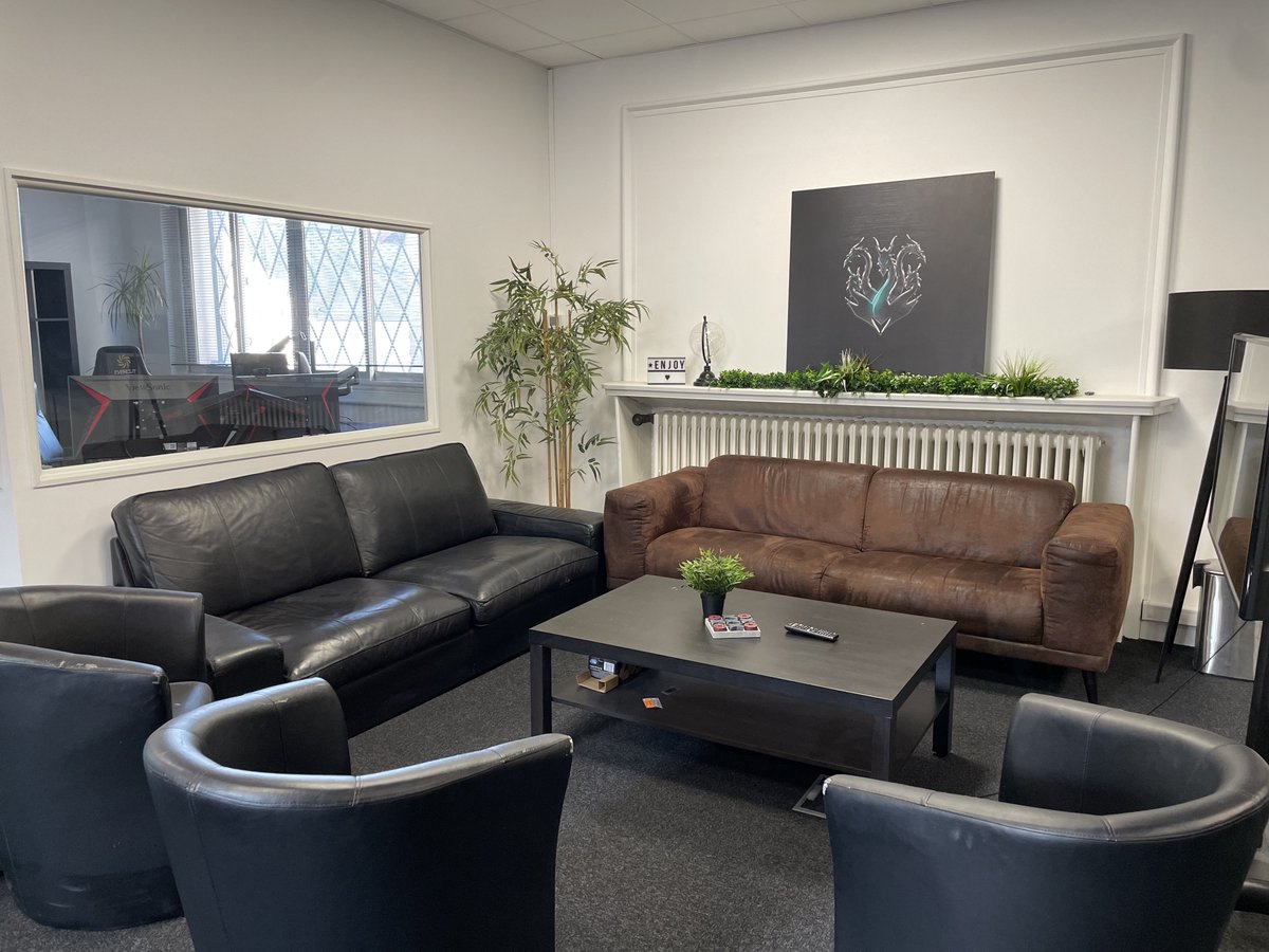 Homyno 🐉 tweet media