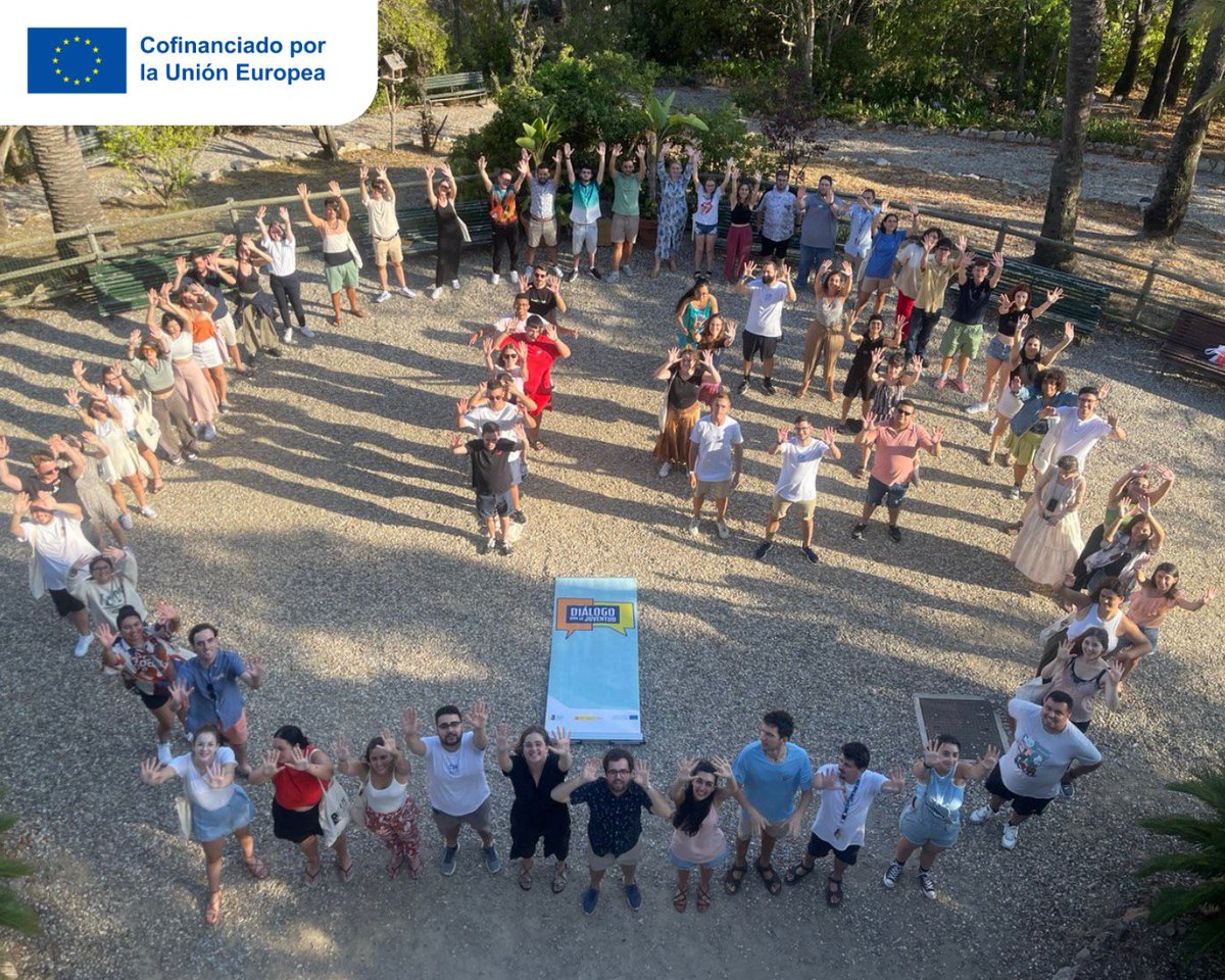 DialogoJuventud's tweet photo. El pasado fin de semana dimos el pistoletazo de salida oficial al X Ciclo del programa con el I Encuentro de Embajadas. 

Durante los próximos dieciocho meses trabajaremos sobre cómo crear y cuidar sociedades más inclusivas 🫂 https://t.co/PyoGFSvqV3