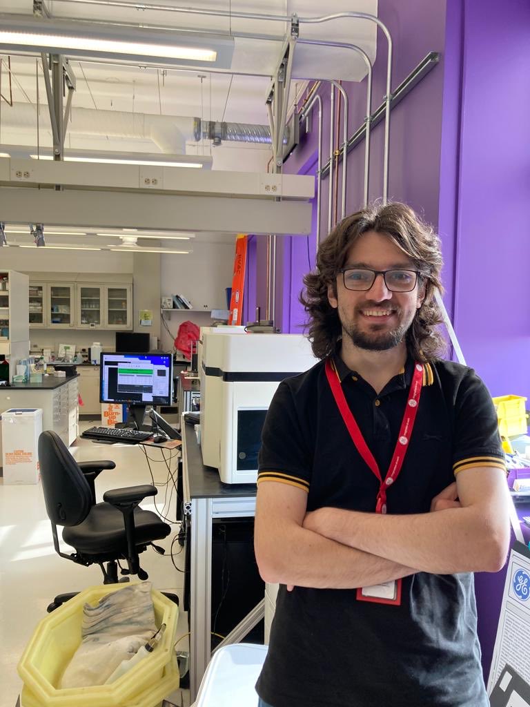 And just like that Batuhan’s 3 month industry placement at ⁦@GEResearch⁩ in NY with ⁦@Fiona_Ginty⁩ is over! I heard he was doing OK😁 & learned a ton from Fiona & the fountain of knowledge that is John Graf. Big thanks & great to have him back! ⁦@GenomicsCRT⁩