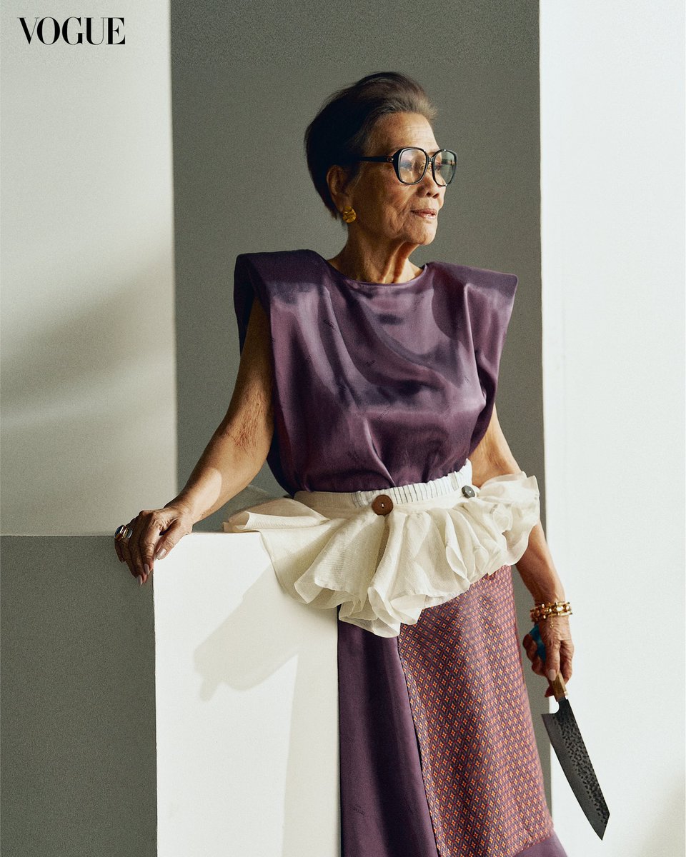 vogueph's tweet photo. Beyond eating, Filipinos have a strong compulsion to share their food, a trait exemplified by #GlendaBarreto, the founder of #ViaMare. She took pride in showcasing Filipino food at international expositions.
Read more: https://t.co/VlviodBC9C. https://t.co/RYMu5zMkqx