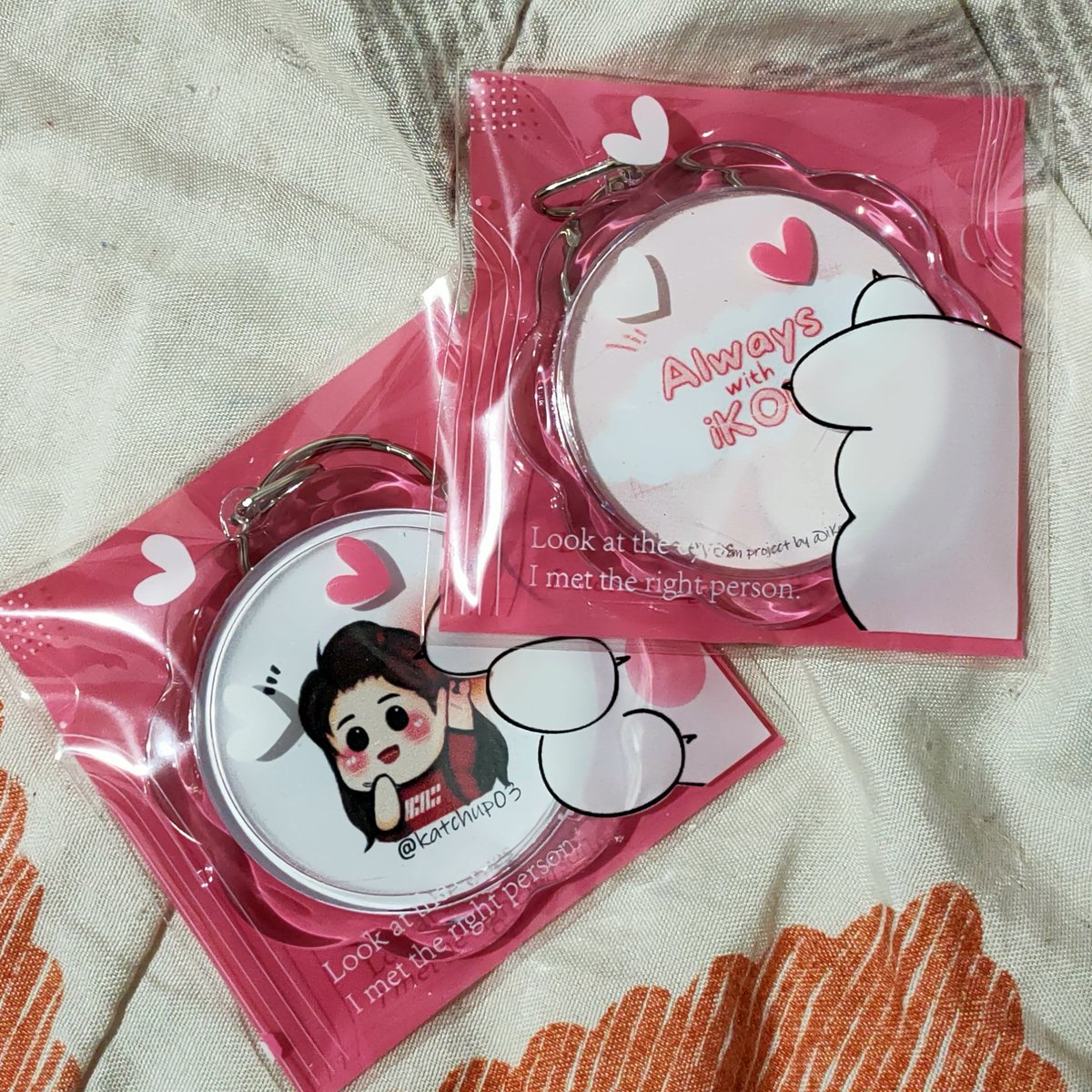 soodexo's tweet photo. #iKONinMANILA2023 freebies, yay! 🫶

for my moots and ikonics
⤷keychains &amp; toploader w/ unofficial group pc

tysm @katchup03 for letting me use ur fanart 🥰

- like &amp; rt to spread
- 1:1
- open for trades
- most likely nasa fanzone si anteh on dday 🤸

#iKON  #iKON_TAKEOFF_MANILA https://t.co/io35AaTYbp