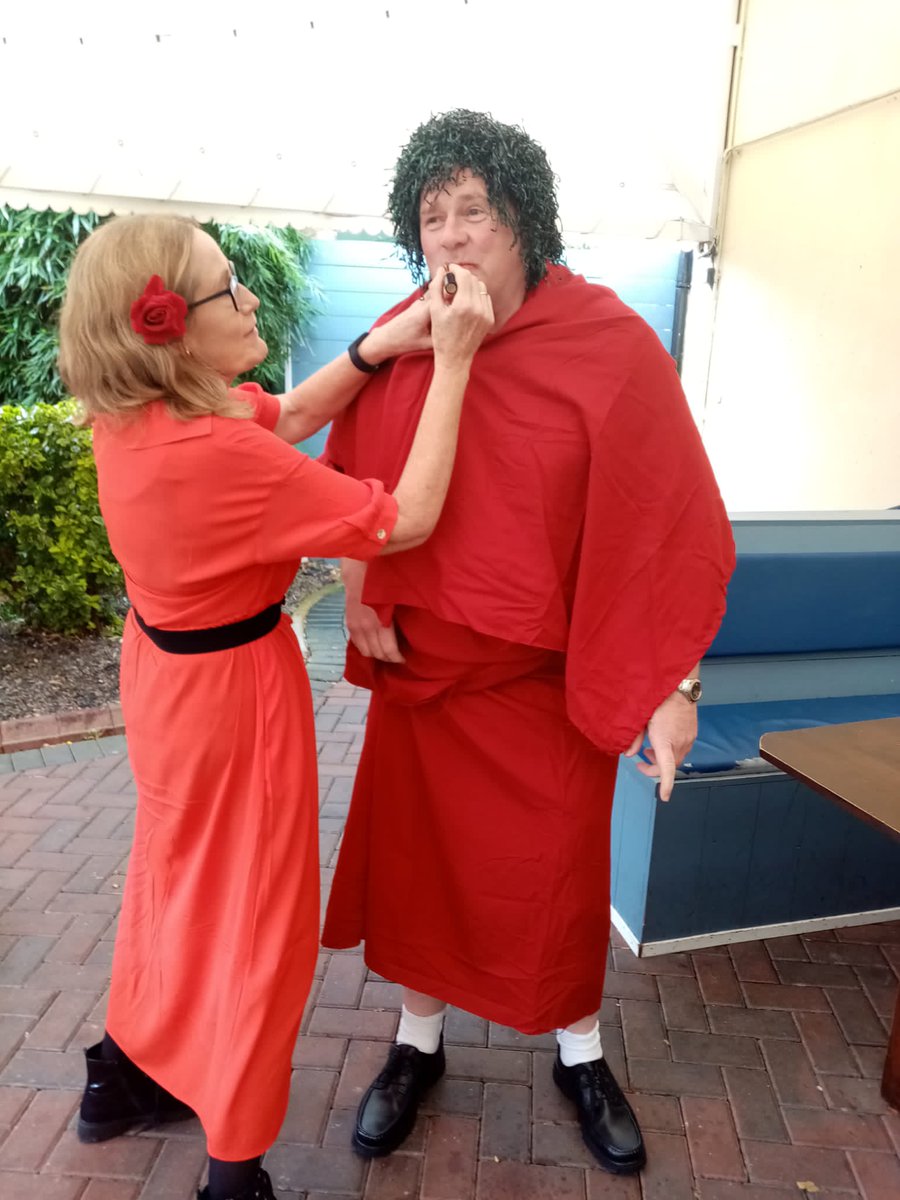 iascaigh's tweet photo. Cllr. Andy Moloney getting his lipstick on at the @iascaigh Wuthering Heights event yesterday, which raised funds for Cuan Saor &amp; @TRCC_ie.  Together, the Arts Auction &amp; yesterday's event raised €10k! Thank you!
#WutheringCahir #WutheringHeightsDay #tmwhde #strongwomen https://t.co/dk3giWlpMa