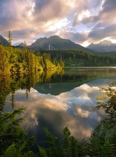 Happy monday☀️

Nature  mountain recflection