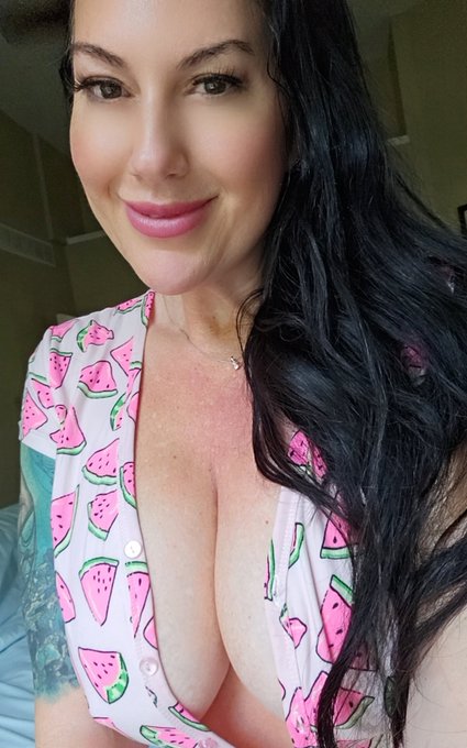 Good morning everyone. 🥰 Where have you been all weekend? I missed you.  You should probably look back