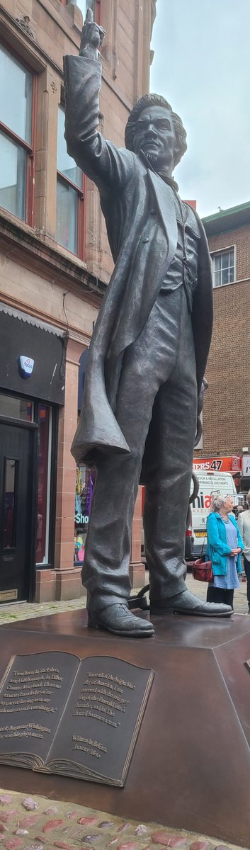1798walkingtour's tweet photo. #FrederickDouglass statue unveiled today...the first in Ireland. 💚

#Equality 

🟩 The #UnitedIrishmen are smiling down on Belfast today.

#McCabe
#Russell
#Neilson https://t.co/RjuTueuF4p
