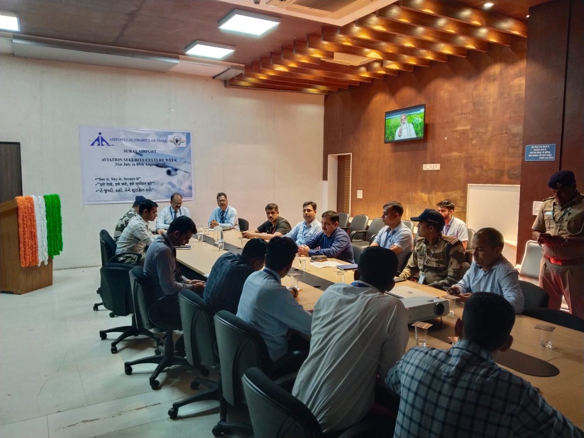 aaistvairport's tweet photo. Surat Airport proudly commenced the Aviation Security Culture Week with an inaugural meeting, uniting all stakeholders. The event began with a solemn pledge. #AviationSecurityWeek #SafetyCulture
@AAI_Official @aairedwr https://t.co/0TrsFbAZcz