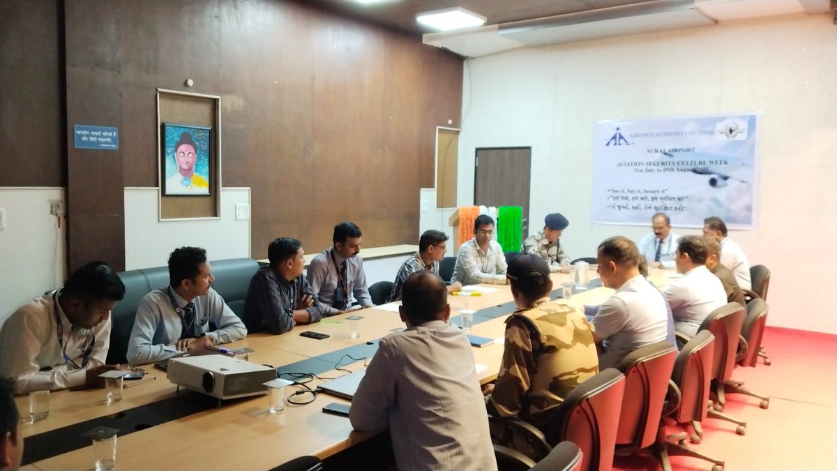 aaistvairport's tweet photo. Surat Airport proudly commenced the Aviation Security Culture Week with an inaugural meeting, uniting all stakeholders. The event began with a solemn pledge. #AviationSecurityWeek #SafetyCulture
@AAI_Official @aairedwr https://t.co/0TrsFbAZcz