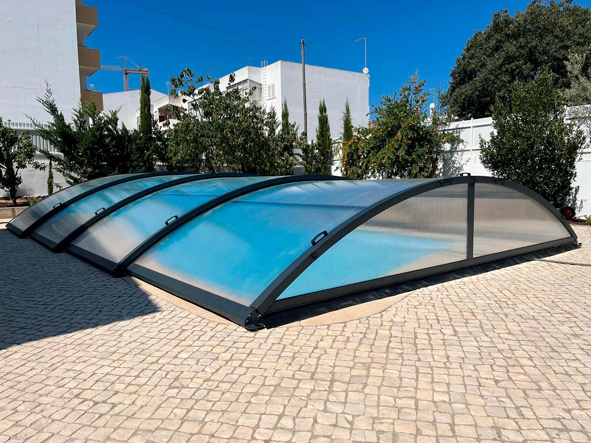 Tecnyvan's tweet photo. 🏝️ ¡Descubre el Oasis Todo el Año en Faro, Portugal, con la Cubierta Teide de Tecnvyan! 🏊♂️💦🌞 Transforma tu piscina en un paraíso de elegancia y funcionalidad con nuestra cubierta Teide.
#Tecnyvan #CubiertaTeide #PiscinaTodoElAño #FaroPortugal #ExperienciaAcuática https://t.co/8QeY6h5oAr