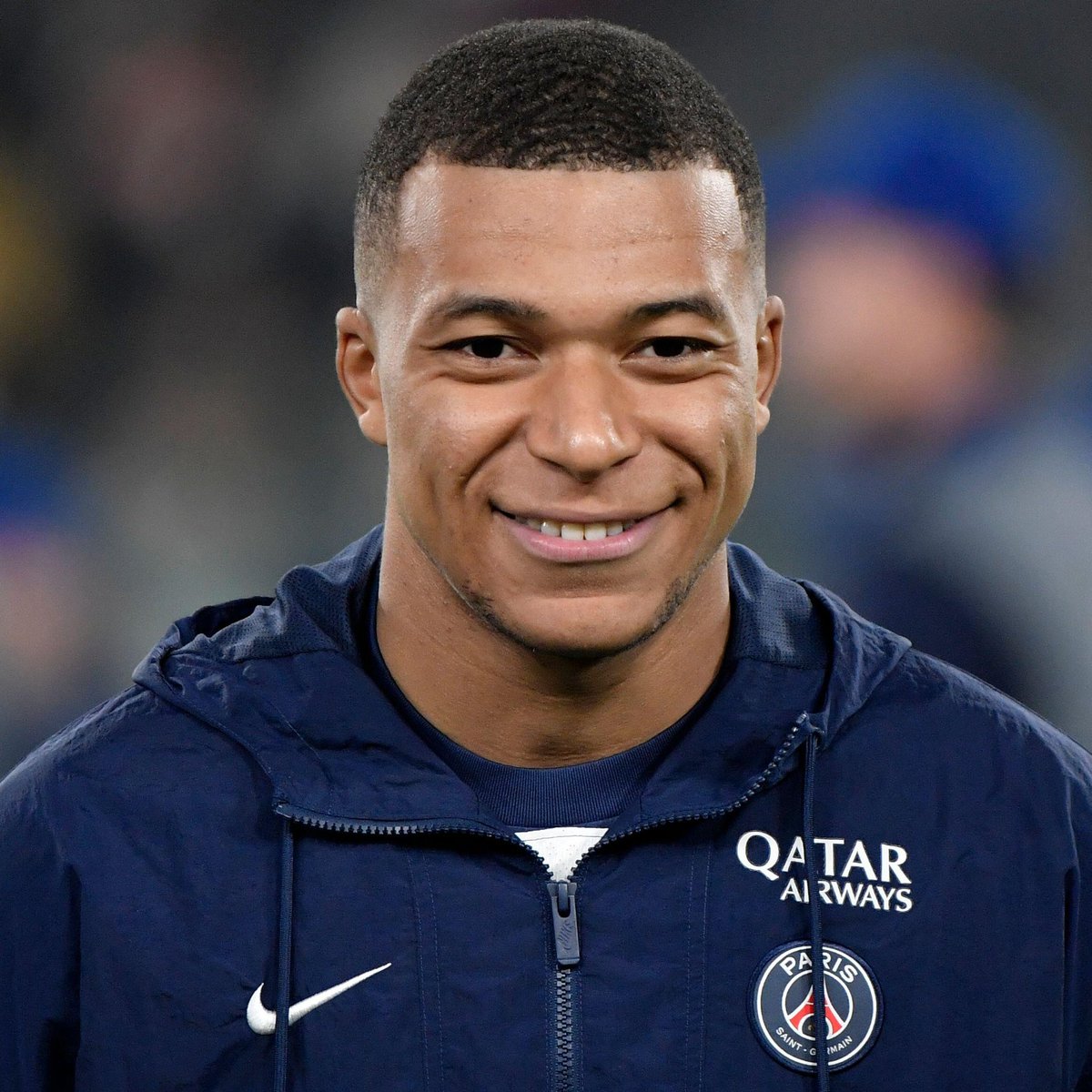 lnstantFoot's tweet photo. Aujourd'hui, le PSG doit payer à Kylian Mbappé sa prime de fidélité d’un montant de 40 M€ !💰🔴🔵

(@Aaronvalden77) https://t.co/tuoFi8zcG2