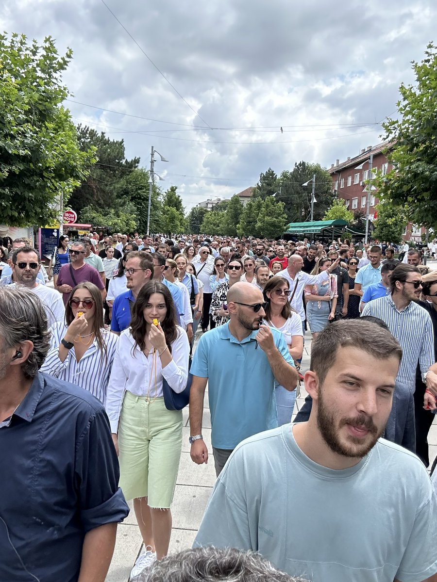 buzhala's tweet photo. Protesta e gazetareve ne Prishtine https://t.co/bnNr0GKE6v