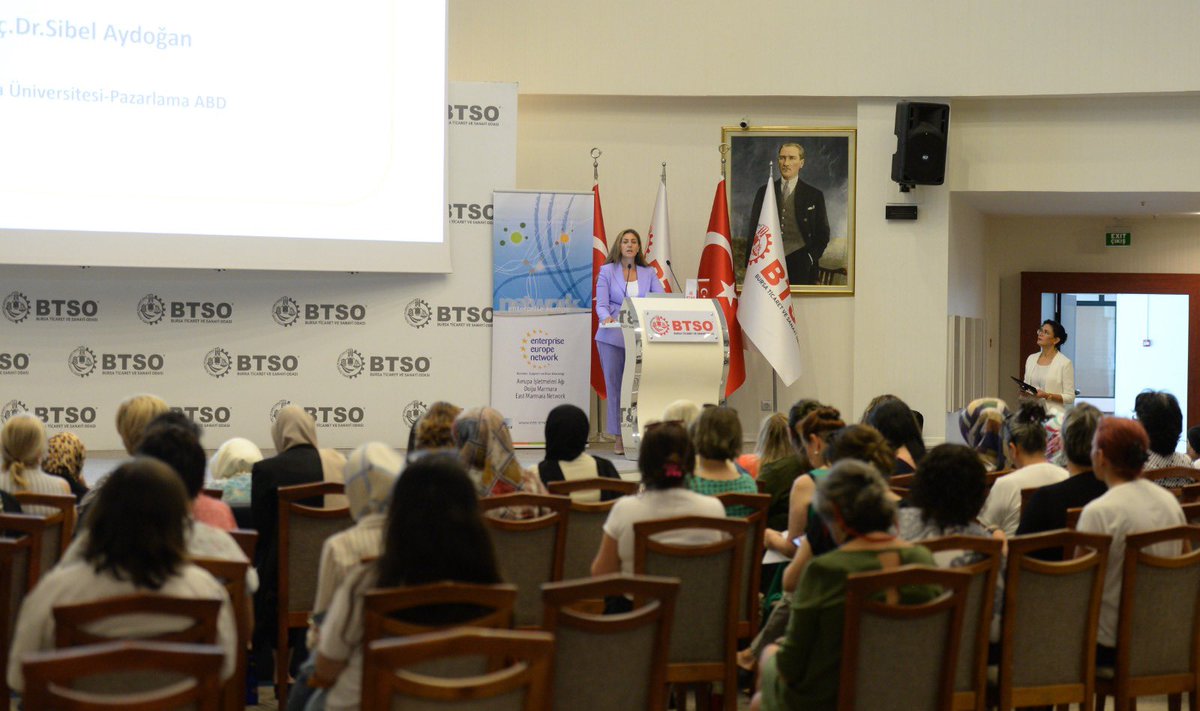 BursaTSO's tweet photo. 🟢Odamız ve Marmara Üniversitesi Ekonomik ve Sosyal Alanda Kadın Çalışmaları Uygulama ve Araştırma Merkezi (#ESKAR) işbirliğinde, @Tubitak destekleri ile Bursa’da yer alan kadın kooperatifleri ve kadın girişimcilere yönelik düzenlenen eğitim programının açılışı gerçekleştirildi. https://t.co/5XCcwAjlJQ