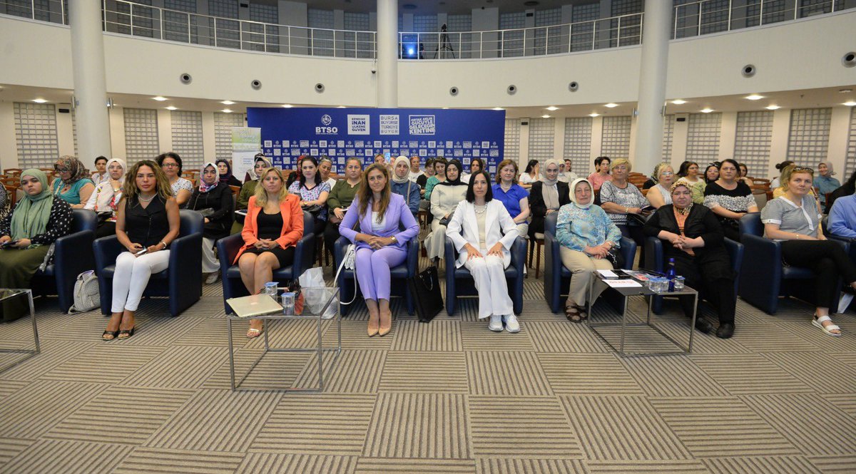 BursaTSO's tweet photo. 🟢Odamız ve Marmara Üniversitesi Ekonomik ve Sosyal Alanda Kadın Çalışmaları Uygulama ve Araştırma Merkezi (#ESKAR) işbirliğinde, @Tubitak destekleri ile Bursa’da yer alan kadın kooperatifleri ve kadın girişimcilere yönelik düzenlenen eğitim programının açılışı gerçekleştirildi. https://t.co/5XCcwAjlJQ