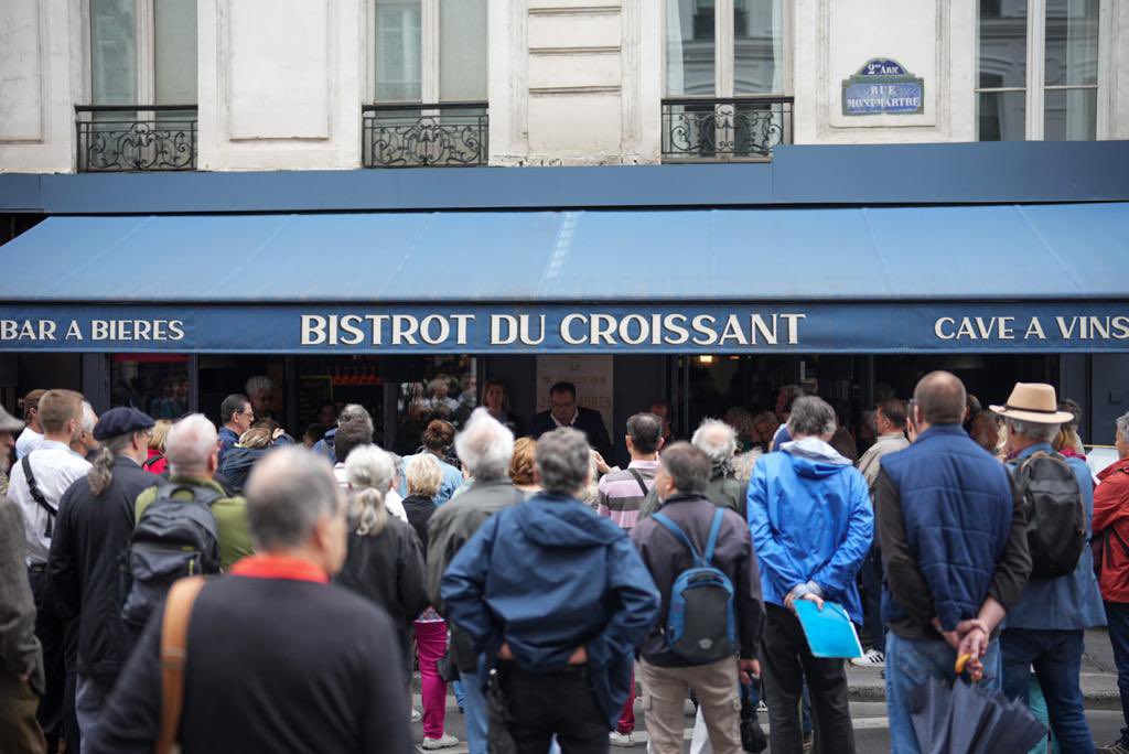 PSParis10's tweet photo. Comme chaque 31 juillet nous rendons hommage à Jean Jaurès, assassiné il y a 109 ans parce qu'il promouvait sans relâche la paix et la fraternité entre les peuples, contribuant à faire basculer l'Europe et le monde dans l'horreur.
Très bon discours de @fabien_gay.
📸 @mdelmestre https://t.co/GrIqS84fq4