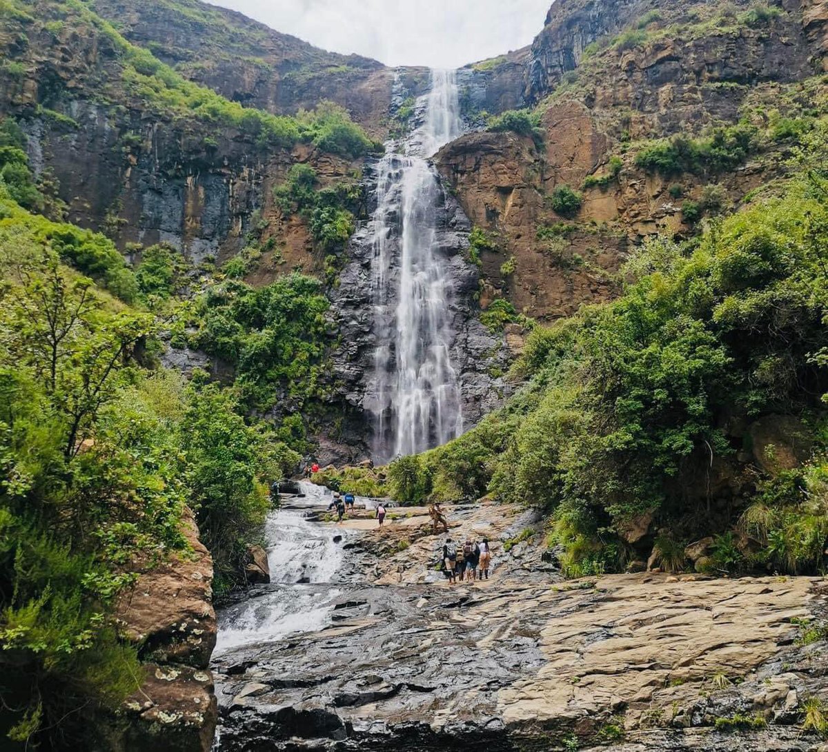 visitlesotho's tweet photo. Come roam this country...one waterfall at a time!❤️🇱🇸
#VisitLesotho #ExploreLesotho https://t.co/PFOUAvuurI