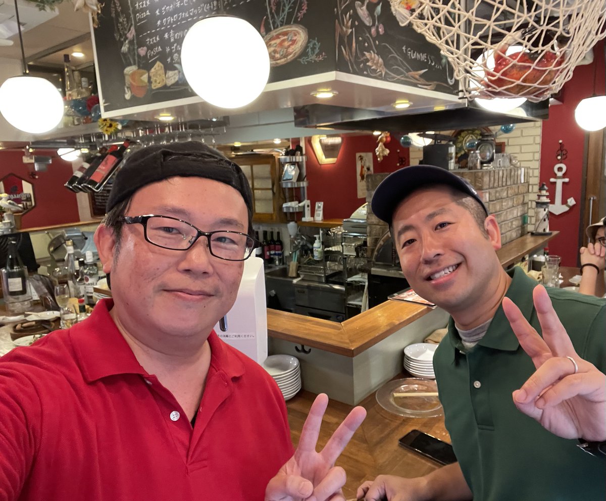 yoriki0306's tweet photo. 嬉しいお客様🎵
大好きな #冒険少年 の話、
#フジロック の話、
#TRI4TH の話、
#VintageTrouble の話、
気さくにお話ししてくださいました。
ありがとうございます😊 https://t.co/uqDIBEyEn3
