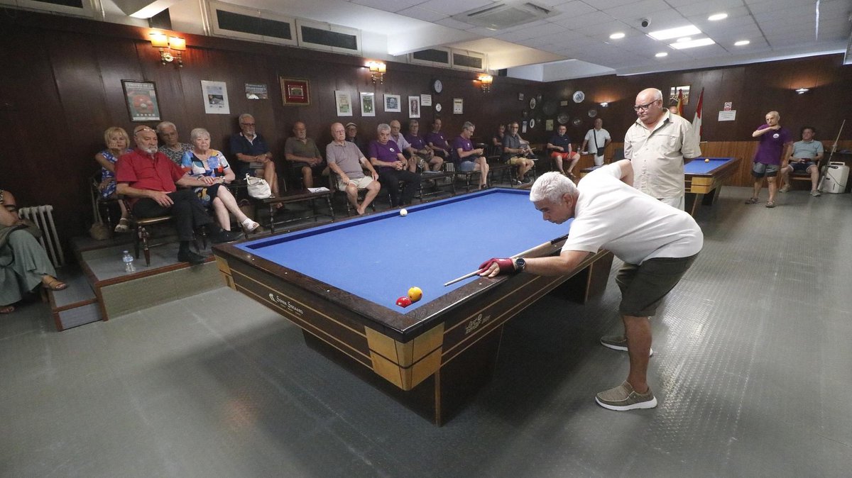 Blanes_cat's tweet photo. Notícia: El #ClubBillar i #AssociacióPensionistes han recuperat el XIX #TrofeuFestaMajorBlanes Ha enfrontat 16 jugadors en una trobada on, més que una competició, es tractava de passar una bona estona
https://t.co/e46GEIrDSB
#billar
#esports
#personesgrans
#FestaMajorBlanes https://t.co/1m0pYFpDVx