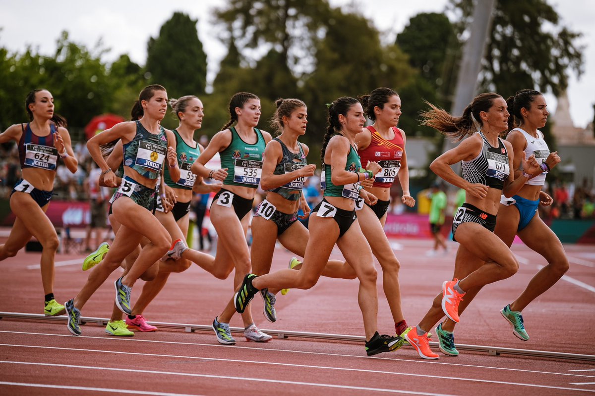Desde 2018 sin correr un
Cto de España de 1500m, por lesiones. Una Q mayúscula en semis que me recordó lo feliz que me hace esto y lo que lo echaba de menos. Y una final que tácticamente gestione regulinchi por pardilla. Pero que FELICIDAD de volver a ESTAR! Gracias <a href="/JRedolat/">Jose Antonio Redolat</a> 💗