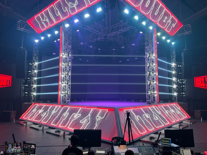 COZYxBEAR's tweet photo. the stage for the later Kill my doubt showcase🫣

cr. 桃花崽卡比特别见 (weibo) https://t.co/WehqIGQlTi