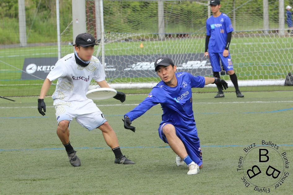 今日はバズの日です。

バズといえば、アルティメット競技の当社実業団チーム名「バズ・バレッツ」🥏💨

｢バズる｣という言葉が流行り始めた2005年を遡ること10年前の1995年に、このフレーズの入ったチーム名に変更❗️

先見の明がある選手達の活躍を期待しています👍

#文化シヤッター