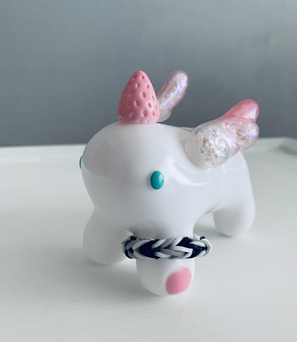 MRosen_V's tweet photo. So cute🍓💗
#OFUTON_SOFVI https://t.co/hah8SVLyLc