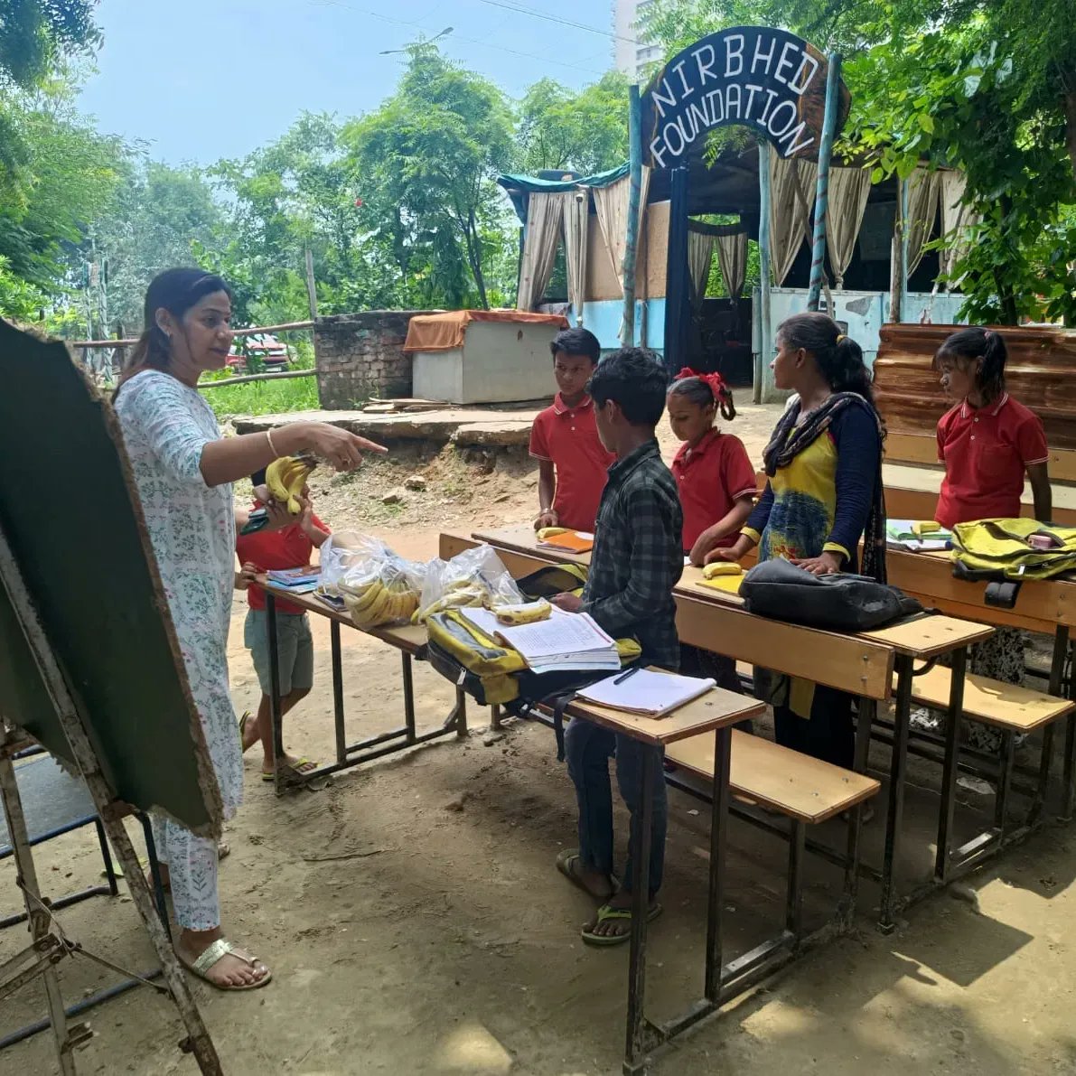 NirbhedNGO's tweet photo. Sunday classes 
Sunday masti
#nirbhedshikshalaya 
#nirbhedfoundation 
#education 
#humanity 
#food 
#equity 
#socialmedia 
#india 
#taste 
#women https://t.co/6ETzw9ol21