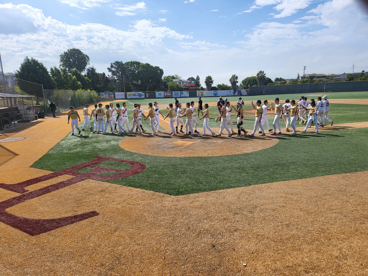 KeithTh94702332's tweet photo. CBA/SSC is 4-2 at the end of pool play, not a bad place to be! Waiting for final seeding.
@erictryoninvitational @sactosportscntr @Ethomp24 https://t.co/kzhrCw7t87