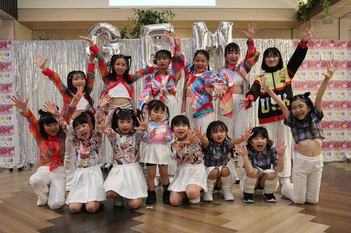 hgsc_shoeikai's tweet photo. 夏祭りまであと5日！
トラックステージ出演者をご紹介です！

8/5(土) 18:30～ gem dance school(キッズダンス)
https://t.co/yis8wJBwD0

ひばりヶ丘で活動しているジェムダンススクール！
ダンスが大好きで一生懸命頑張っているジェムキッズの個性輝くパフォーマンスを是非ご覧下さい！ https://t.co/GXWb2MPjhv